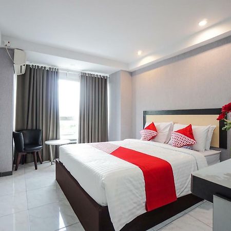 Oyo 1318 Hotel Prince Boulevard Manado Zewnętrze zdjęcie