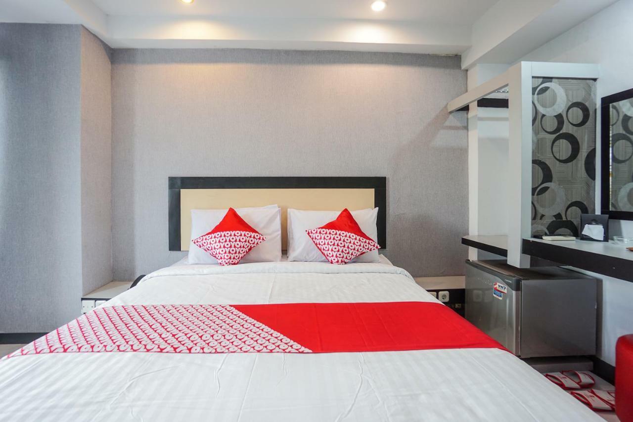 Oyo 1318 Hotel Prince Boulevard Manado Zewnętrze zdjęcie