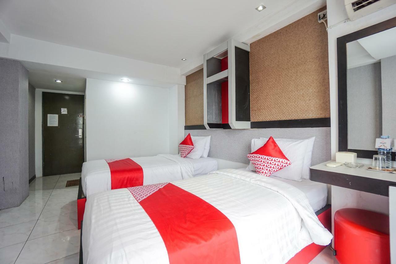 Oyo 1318 Hotel Prince Boulevard Manado Zewnętrze zdjęcie