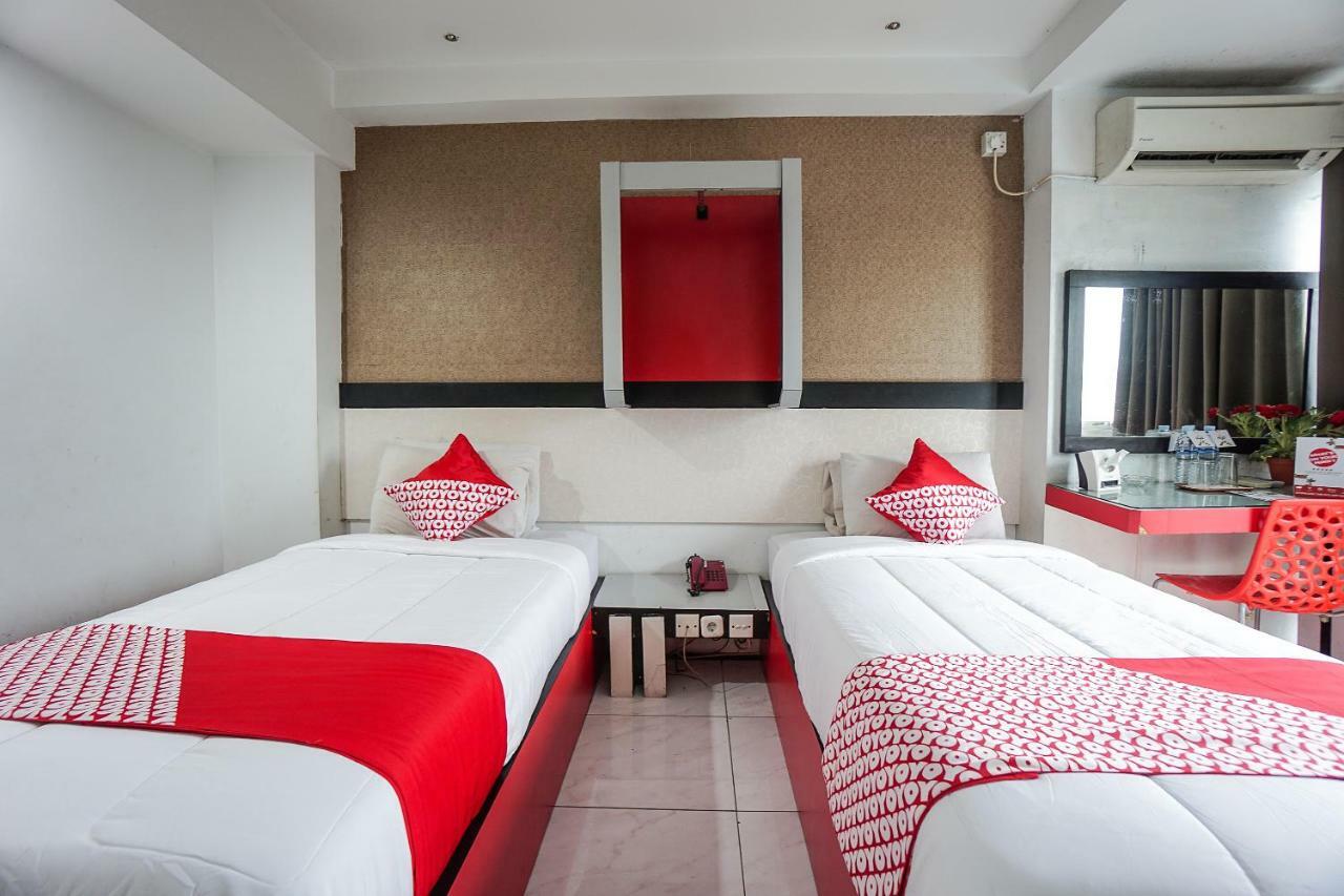 Oyo 1318 Hotel Prince Boulevard Manado Zewnętrze zdjęcie