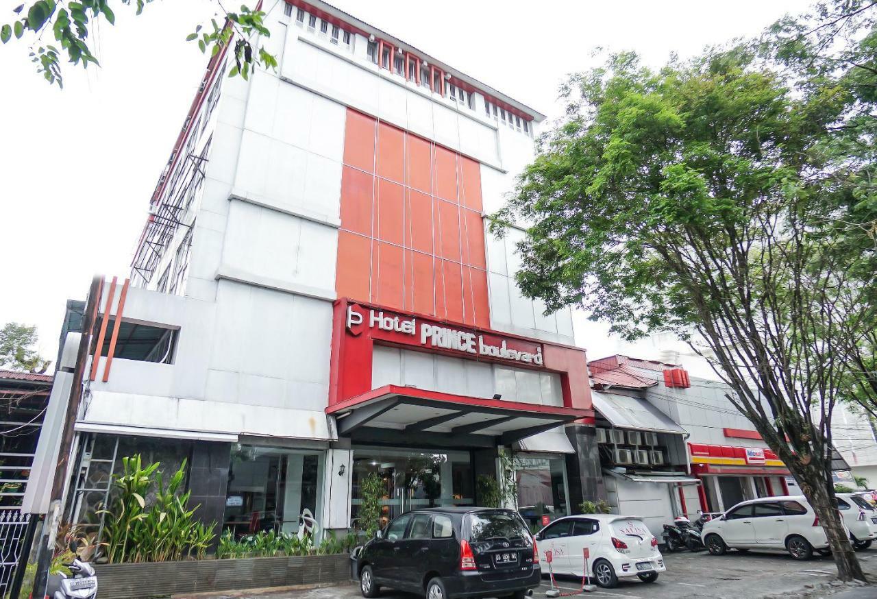 Oyo 1318 Hotel Prince Boulevard Manado Zewnętrze zdjęcie
