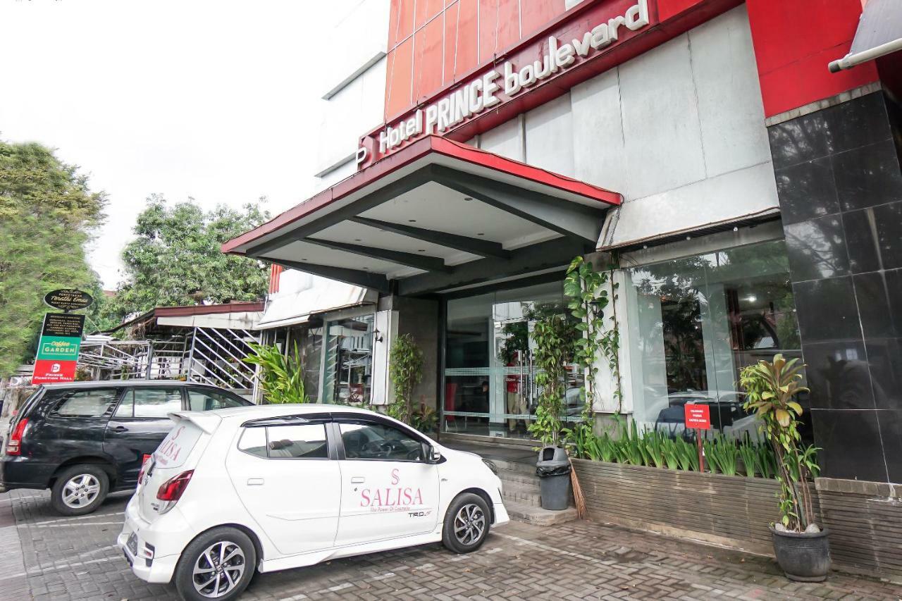 Oyo 1318 Hotel Prince Boulevard Manado Zewnętrze zdjęcie